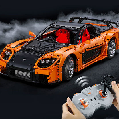Premium CaDA Mazda RX-7 1:8 Klemmbaustein-Set (3182 Teile) mit RC-Fernsteuerung, LED-Beleuchtung & High-Detail Technik-Modell