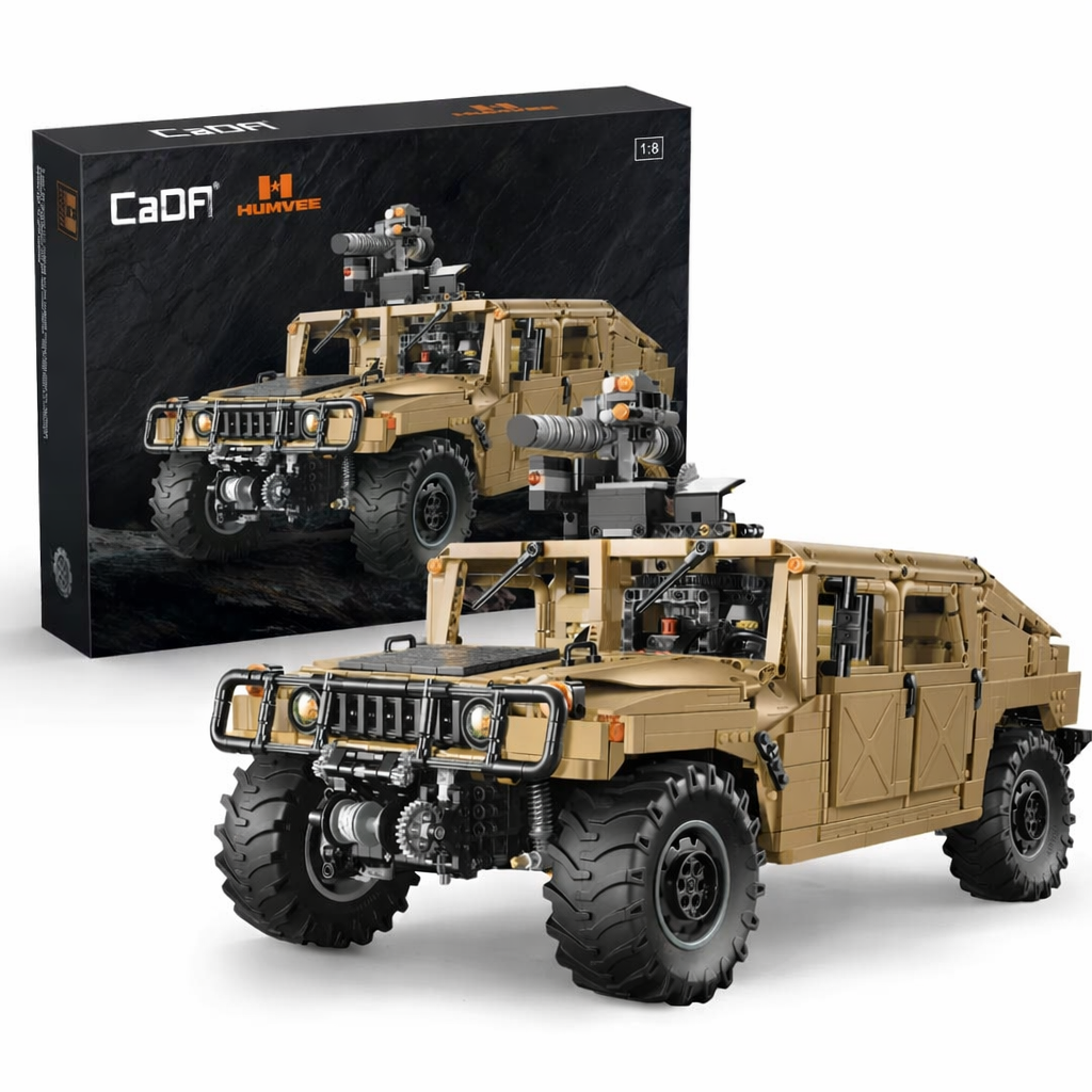 CaDA Humvee C61036W als aufgebautes Klemmbaustein-Geländefahrzeug im Maßstab 1:8